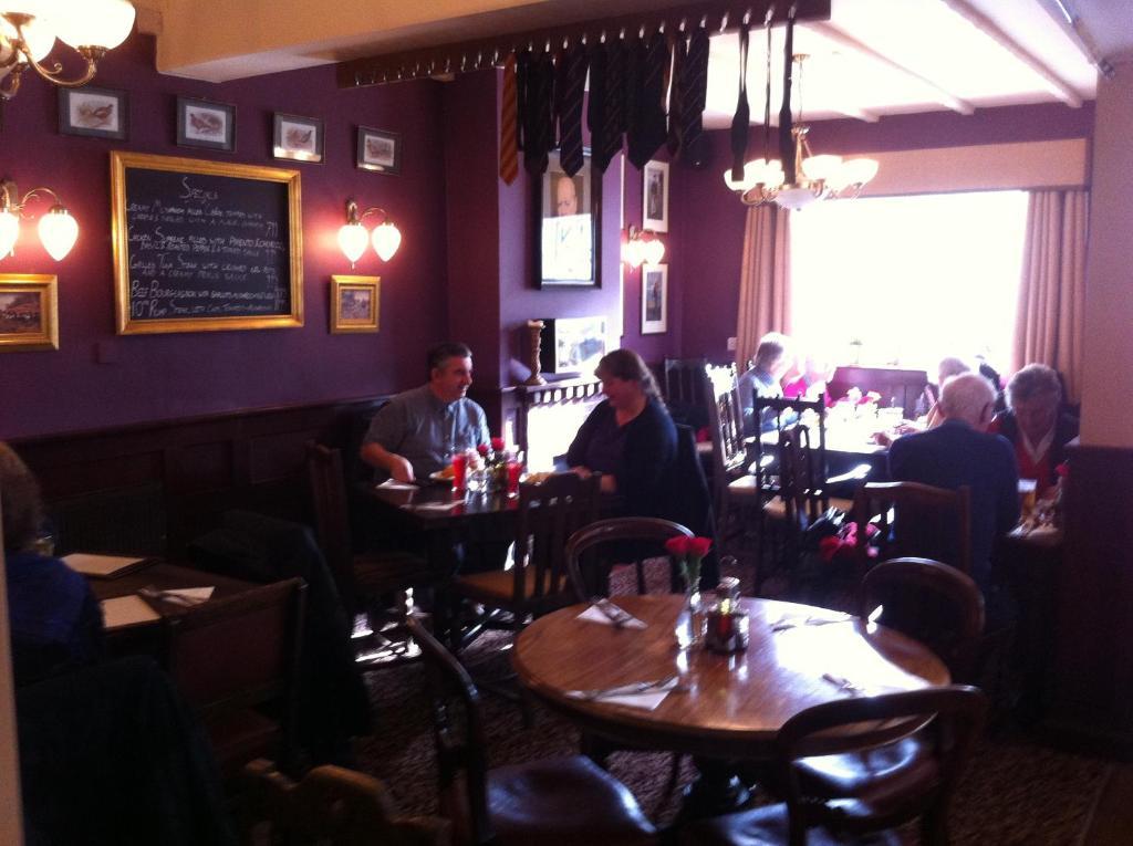 The Cricketers Inn Винчестер Экстерьер фото